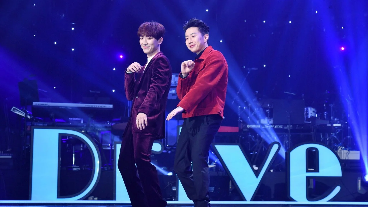 더 시즌즈 스틸컷